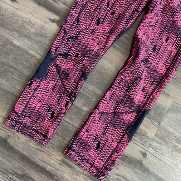 NWOT Lululemon Pace Rival Crops - Picture 8 of 11
